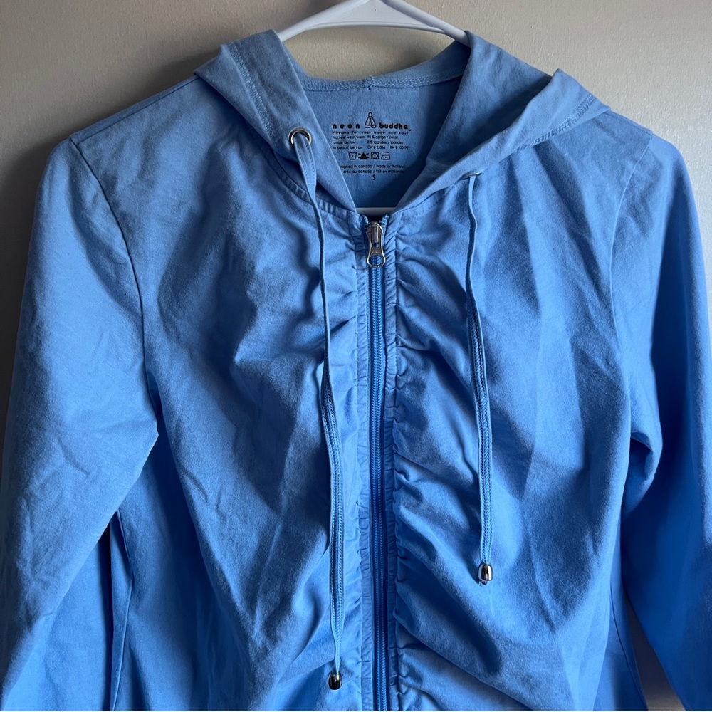 Neon Buddha Blue Ruched Zipper 3/4 Sleeve Hooded Lagenlook Top - Picture 2 of 4